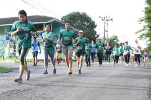 BIB: 715, 041
                            <button type="button" onclick="openModal(5232836)" class="btn btn-primary btn-sm float-right btn-popup" data-toggle="modal" data-target=".modal-high-quality">
                        <i class="fas fa-shopping-cart"></i> Add to Cart
                    </button>
                                            <button type="button" onclick="isThisMe(5232836, true)" class="btn btn-success btn-sm float-right btn-popup btn-isme hidden" data-toggle="tooltip" data-placement="bottom" title="นี่คือรูปของคุณใช่ไหม คลิกที่นี่เพื่อเอาเข้าอัลบั้ม">
                        <i class="fas fa-plus"></i> Add to album
                    </button>
                    <button type="button" onclick="isThisMe(5232836, false)" class="btn btn-warning btn-sm float-right btn-popup btn-isnotme hidden">
                        <i class="fas fa-ban"></i> Remove from album
                    </button>