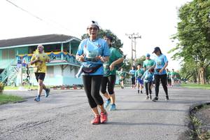 BIB: 
                            <button type="button" onclick="openModal(5233018)" class="btn btn-primary btn-sm float-right btn-popup" data-toggle="modal" data-target=".modal-high-quality">
                        <i class="fas fa-shopping-cart"></i> Add to Cart
                    </button>
                                            <button type="button" onclick="isThisMe(5233018, true)" class="btn btn-success btn-sm float-right btn-popup btn-isme hidden" data-toggle="tooltip" data-placement="bottom" title="นี่คือรูปของคุณใช่ไหม คลิกที่นี่เพื่อเอาเข้าอัลบั้ม">
                        <i class="fas fa-plus"></i> Add to album
                    </button>
                    <button type="button" onclick="isThisMe(5233018, false)" class="btn btn-warning btn-sm float-right btn-popup btn-isnotme hidden">
                        <i class="fas fa-ban"></i> Remove from album
                    </button>