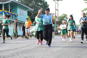 BIB: 179
                            <button type="button" onclick="openModal(5233054)" class="btn btn-primary btn-sm float-right btn-popup" data-toggle="modal" data-target=".modal-high-quality">
                        <i class="fas fa-shopping-cart"></i> Add to Cart
                    </button>
                                            <button type="button" onclick="isThisMe(5233054, true)" class="btn btn-success btn-sm float-right btn-popup btn-isme hidden" data-toggle="tooltip" data-placement="bottom" title="นี่คือรูปของคุณใช่ไหม คลิกที่นี่เพื่อเอาเข้าอัลบั้ม">
                        <i class="fas fa-plus"></i> Add to album
                    </button>
                    <button type="button" onclick="isThisMe(5233054, false)" class="btn btn-warning btn-sm float-right btn-popup btn-isnotme hidden">
                        <i class="fas fa-ban"></i> Remove from album
                    </button>