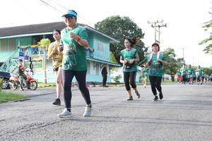 BIB: 3311
                            <button type="button" onclick="openModal(5233157)" class="btn btn-primary btn-sm float-right btn-popup" data-toggle="modal" data-target=".modal-high-quality">
                        <i class="fas fa-shopping-cart"></i> Add to Cart
                    </button>
                                            <button type="button" onclick="isThisMe(5233157, true)" class="btn btn-success btn-sm float-right btn-popup btn-isme hidden" data-toggle="tooltip" data-placement="bottom" title="นี่คือรูปของคุณใช่ไหม คลิกที่นี่เพื่อเอาเข้าอัลบั้ม">
                        <i class="fas fa-plus"></i> Add to album
                    </button>
                    <button type="button" onclick="isThisMe(5233157, false)" class="btn btn-warning btn-sm float-right btn-popup btn-isnotme hidden">
                        <i class="fas fa-ban"></i> Remove from album
                    </button>