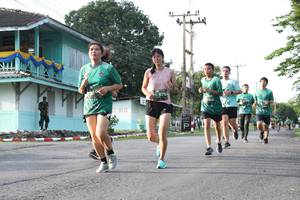 BIB: 575
                            <button type="button" onclick="openModal(5231980)" class="btn btn-primary btn-sm float-right btn-popup" data-toggle="modal" data-target=".modal-high-quality">
                        <i class="fas fa-shopping-cart"></i> Add to Cart
                    </button>
                                            <button type="button" onclick="isThisMe(5231980, true)" class="btn btn-success btn-sm float-right btn-popup btn-isme hidden" data-toggle="tooltip" data-placement="bottom" title="นี่คือรูปของคุณใช่ไหม คลิกที่นี่เพื่อเอาเข้าอัลบั้ม">
                        <i class="fas fa-plus"></i> Add to album
                    </button>
                    <button type="button" onclick="isThisMe(5231980, false)" class="btn btn-warning btn-sm float-right btn-popup btn-isnotme hidden">
                        <i class="fas fa-ban"></i> Remove from album
                    </button>