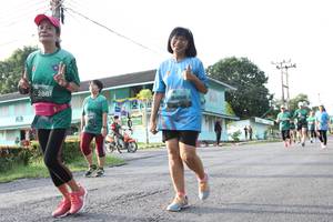 BIB: 286, 066
                            <button type="button" onclick="openModal(5233129)" class="btn btn-primary btn-sm float-right btn-popup" data-toggle="modal" data-target=".modal-high-quality">
                        <i class="fas fa-shopping-cart"></i> Add to Cart
                    </button>
                                            <button type="button" onclick="isThisMe(5233129, true)" class="btn btn-success btn-sm float-right btn-popup btn-isme hidden" data-toggle="tooltip" data-placement="bottom" title="นี่คือรูปของคุณใช่ไหม คลิกที่นี่เพื่อเอาเข้าอัลบั้ม">
                        <i class="fas fa-plus"></i> Add to album
                    </button>
                    <button type="button" onclick="isThisMe(5233129, false)" class="btn btn-warning btn-sm float-right btn-popup btn-isnotme hidden">
                        <i class="fas fa-ban"></i> Remove from album
                    </button>