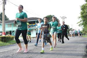 BIB: 269, 208
                            <button type="button" onclick="openModal(5232943)" class="btn btn-primary btn-sm float-right btn-popup" data-toggle="modal" data-target=".modal-high-quality">
                        <i class="fas fa-shopping-cart"></i> Add to Cart
                    </button>
                                            <button type="button" onclick="isThisMe(5232943, true)" class="btn btn-success btn-sm float-right btn-popup btn-isme hidden" data-toggle="tooltip" data-placement="bottom" title="นี่คือรูปของคุณใช่ไหม คลิกที่นี่เพื่อเอาเข้าอัลบั้ม">
                        <i class="fas fa-plus"></i> Add to album
                    </button>
                    <button type="button" onclick="isThisMe(5232943, false)" class="btn btn-warning btn-sm float-right btn-popup btn-isnotme hidden">
                        <i class="fas fa-ban"></i> Remove from album
                    </button>