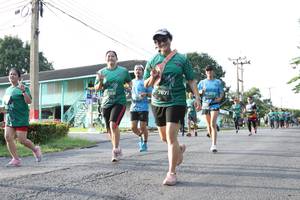 BIB: 767
                            <button type="button" onclick="openModal(5232578)" class="btn btn-primary btn-sm float-right btn-popup" data-toggle="modal" data-target=".modal-high-quality">
                        <i class="fas fa-shopping-cart"></i> Add to Cart
                    </button>
                                            <button type="button" onclick="isThisMe(5232578, true)" class="btn btn-success btn-sm float-right btn-popup btn-isme hidden" data-toggle="tooltip" data-placement="bottom" title="นี่คือรูปของคุณใช่ไหม คลิกที่นี่เพื่อเอาเข้าอัลบั้ม">
                        <i class="fas fa-plus"></i> Add to album
                    </button>
                    <button type="button" onclick="isThisMe(5232578, false)" class="btn btn-warning btn-sm float-right btn-popup btn-isnotme hidden">
                        <i class="fas fa-ban"></i> Remove from album
                    </button>