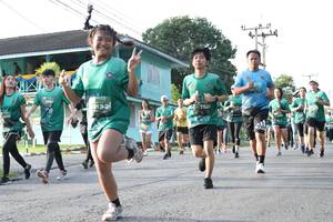 BIB: 2752
                            <button type="button" onclick="openModal(5232830)" class="btn btn-primary btn-sm float-right btn-popup" data-toggle="modal" data-target=".modal-high-quality">
                        <i class="fas fa-shopping-cart"></i> Add to Cart
                    </button>
                                            <button type="button" onclick="isThisMe(5232830, true)" class="btn btn-success btn-sm float-right btn-popup btn-isme hidden" data-toggle="tooltip" data-placement="bottom" title="นี่คือรูปของคุณใช่ไหม คลิกที่นี่เพื่อเอาเข้าอัลบั้ม">
                        <i class="fas fa-plus"></i> Add to album
                    </button>
                    <button type="button" onclick="isThisMe(5232830, false)" class="btn btn-warning btn-sm float-right btn-popup btn-isnotme hidden">
                        <i class="fas fa-ban"></i> Remove from album
                    </button>