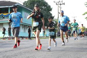 BIB: 1417
                            <button type="button" onclick="openModal(5232591)" class="btn btn-primary btn-sm float-right btn-popup" data-toggle="modal" data-target=".modal-high-quality">
                        <i class="fas fa-shopping-cart"></i> Add to Cart
                    </button>
                                            <button type="button" onclick="isThisMe(5232591, true)" class="btn btn-success btn-sm float-right btn-popup btn-isme hidden" data-toggle="tooltip" data-placement="bottom" title="นี่คือรูปของคุณใช่ไหม คลิกที่นี่เพื่อเอาเข้าอัลบั้ม">
                        <i class="fas fa-plus"></i> Add to album
                    </button>
                    <button type="button" onclick="isThisMe(5232591, false)" class="btn btn-warning btn-sm float-right btn-popup btn-isnotme hidden">
                        <i class="fas fa-ban"></i> Remove from album
                    </button>