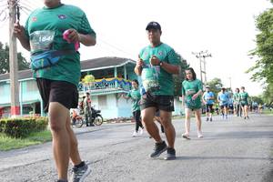 BIB: 184, 051
                            <button type="button" onclick="openModal(5233255)" class="btn btn-primary btn-sm float-right btn-popup" data-toggle="modal" data-target=".modal-high-quality">
                        <i class="fas fa-shopping-cart"></i> Add to Cart
                    </button>
                                            <button type="button" onclick="isThisMe(5233255, true)" class="btn btn-success btn-sm float-right btn-popup btn-isme hidden" data-toggle="tooltip" data-placement="bottom" title="นี่คือรูปของคุณใช่ไหม คลิกที่นี่เพื่อเอาเข้าอัลบั้ม">
                        <i class="fas fa-plus"></i> Add to album
                    </button>
                    <button type="button" onclick="isThisMe(5233255, false)" class="btn btn-warning btn-sm float-right btn-popup btn-isnotme hidden">
                        <i class="fas fa-ban"></i> Remove from album
                    </button>