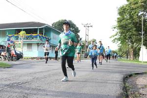 BIB: 353
                            <button type="button" onclick="openModal(5233175)" class="btn btn-primary btn-sm float-right btn-popup" data-toggle="modal" data-target=".modal-high-quality">
                        <i class="fas fa-shopping-cart"></i> Add to Cart
                    </button>
                                            <button type="button" onclick="isThisMe(5233175, true)" class="btn btn-success btn-sm float-right btn-popup btn-isme hidden" data-toggle="tooltip" data-placement="bottom" title="นี่คือรูปของคุณใช่ไหม คลิกที่นี่เพื่อเอาเข้าอัลบั้ม">
                        <i class="fas fa-plus"></i> Add to album
                    </button>
                    <button type="button" onclick="isThisMe(5233175, false)" class="btn btn-warning btn-sm float-right btn-popup btn-isnotme hidden">
                        <i class="fas fa-ban"></i> Remove from album
                    </button>