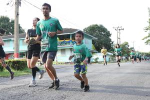 BIB: 320, 321
                            <button type="button" onclick="openModal(5233142)" class="btn btn-primary btn-sm float-right btn-popup" data-toggle="modal" data-target=".modal-high-quality">
                        <i class="fas fa-shopping-cart"></i> Add to Cart
                    </button>
                                            <button type="button" onclick="isThisMe(5233142, true)" class="btn btn-success btn-sm float-right btn-popup btn-isme hidden" data-toggle="tooltip" data-placement="bottom" title="นี่คือรูปของคุณใช่ไหม คลิกที่นี่เพื่อเอาเข้าอัลบั้ม">
                        <i class="fas fa-plus"></i> Add to album
                    </button>
                    <button type="button" onclick="isThisMe(5233142, false)" class="btn btn-warning btn-sm float-right btn-popup btn-isnotme hidden">
                        <i class="fas fa-ban"></i> Remove from album
                    </button>