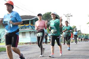 BIB: 0451, 481
                            <button type="button" onclick="openModal(5232974)" class="btn btn-primary btn-sm float-right btn-popup" data-toggle="modal" data-target=".modal-high-quality">
                        <i class="fas fa-shopping-cart"></i> Add to Cart
                    </button>
                                            <button type="button" onclick="isThisMe(5232974, true)" class="btn btn-success btn-sm float-right btn-popup btn-isme hidden" data-toggle="tooltip" data-placement="bottom" title="นี่คือรูปของคุณใช่ไหม คลิกที่นี่เพื่อเอาเข้าอัลบั้ม">
                        <i class="fas fa-plus"></i> Add to album
                    </button>
                    <button type="button" onclick="isThisMe(5232974, false)" class="btn btn-warning btn-sm float-right btn-popup btn-isnotme hidden">
                        <i class="fas fa-ban"></i> Remove from album
                    </button>