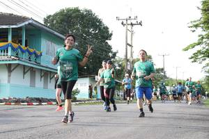 BIB: 357
                            <button type="button" onclick="openModal(5232467)" class="btn btn-primary btn-sm float-right btn-popup" data-toggle="modal" data-target=".modal-high-quality">
                        <i class="fas fa-shopping-cart"></i> Add to Cart
                    </button>
                                            <button type="button" onclick="isThisMe(5232467, true)" class="btn btn-success btn-sm float-right btn-popup btn-isme hidden" data-toggle="tooltip" data-placement="bottom" title="นี่คือรูปของคุณใช่ไหม คลิกที่นี่เพื่อเอาเข้าอัลบั้ม">
                        <i class="fas fa-plus"></i> Add to album
                    </button>
                    <button type="button" onclick="isThisMe(5232467, false)" class="btn btn-warning btn-sm float-right btn-popup btn-isnotme hidden">
                        <i class="fas fa-ban"></i> Remove from album
                    </button>