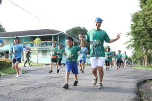 BIB: 322
                            <button type="button" onclick="openModal(5233027)" class="btn btn-primary btn-sm float-right btn-popup" data-toggle="modal" data-target=".modal-high-quality">
                        <i class="fas fa-shopping-cart"></i> Add to Cart
                    </button>
                                            <button type="button" onclick="isThisMe(5233027, true)" class="btn btn-success btn-sm float-right btn-popup btn-isme hidden" data-toggle="tooltip" data-placement="bottom" title="นี่คือรูปของคุณใช่ไหม คลิกที่นี่เพื่อเอาเข้าอัลบั้ม">
                        <i class="fas fa-plus"></i> Add to album
                    </button>
                    <button type="button" onclick="isThisMe(5233027, false)" class="btn btn-warning btn-sm float-right btn-popup btn-isnotme hidden">
                        <i class="fas fa-ban"></i> Remove from album
                    </button>