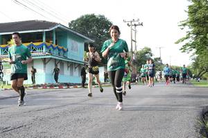 BIB: 6011
                            <button type="button" onclick="openModal(5232383)" class="btn btn-primary btn-sm float-right btn-popup" data-toggle="modal" data-target=".modal-high-quality">
                        <i class="fas fa-shopping-cart"></i> Add to Cart
                    </button>
                                            <button type="button" onclick="isThisMe(5232383, true)" class="btn btn-success btn-sm float-right btn-popup btn-isme hidden" data-toggle="tooltip" data-placement="bottom" title="นี่คือรูปของคุณใช่ไหม คลิกที่นี่เพื่อเอาเข้าอัลบั้ม">
                        <i class="fas fa-plus"></i> Add to album
                    </button>
                    <button type="button" onclick="isThisMe(5232383, false)" class="btn btn-warning btn-sm float-right btn-popup btn-isnotme hidden">
                        <i class="fas fa-ban"></i> Remove from album
                    </button>