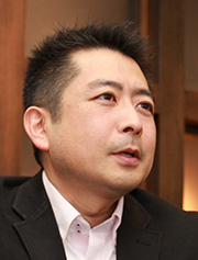 鈴木 信裕氏