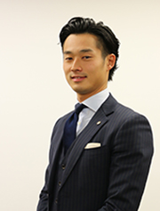 小山晃弘氏