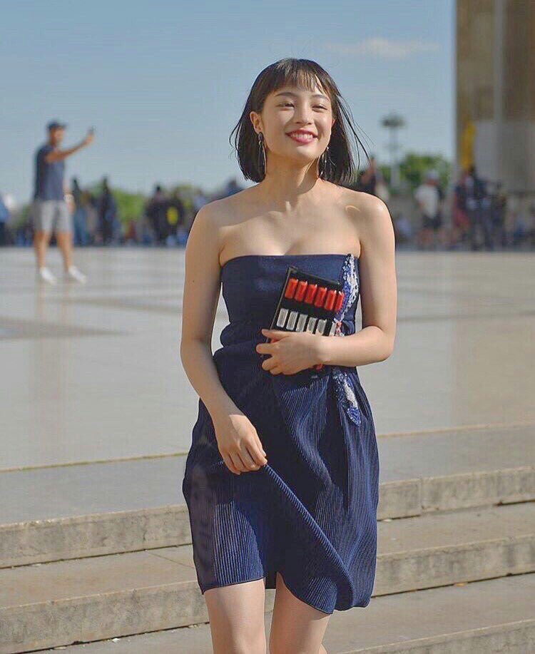 9割の人が美女に目が行き隠れたティライミに気付かない 