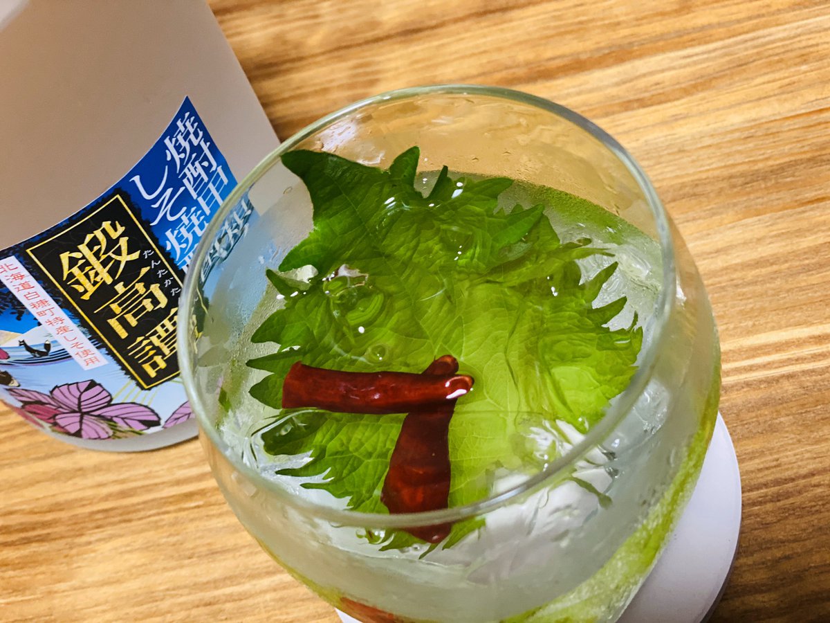 じめじめとした日に飲みたくなる金魚鉢のようなお酒「金魚」