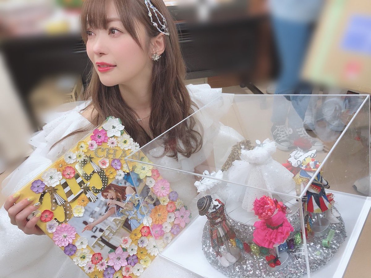 メンバーからのは読むたびに落ちる表紙のお花が愛おしすぎます