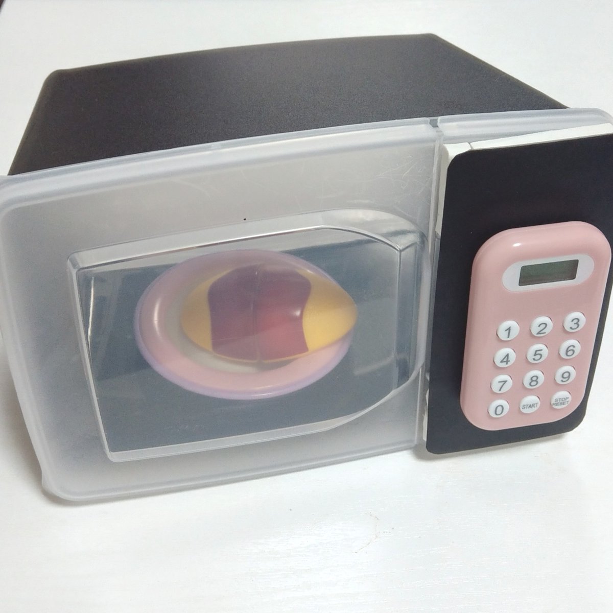 電子レンジで遊ばせろ遊ばせろとうるさいので300円で作った 