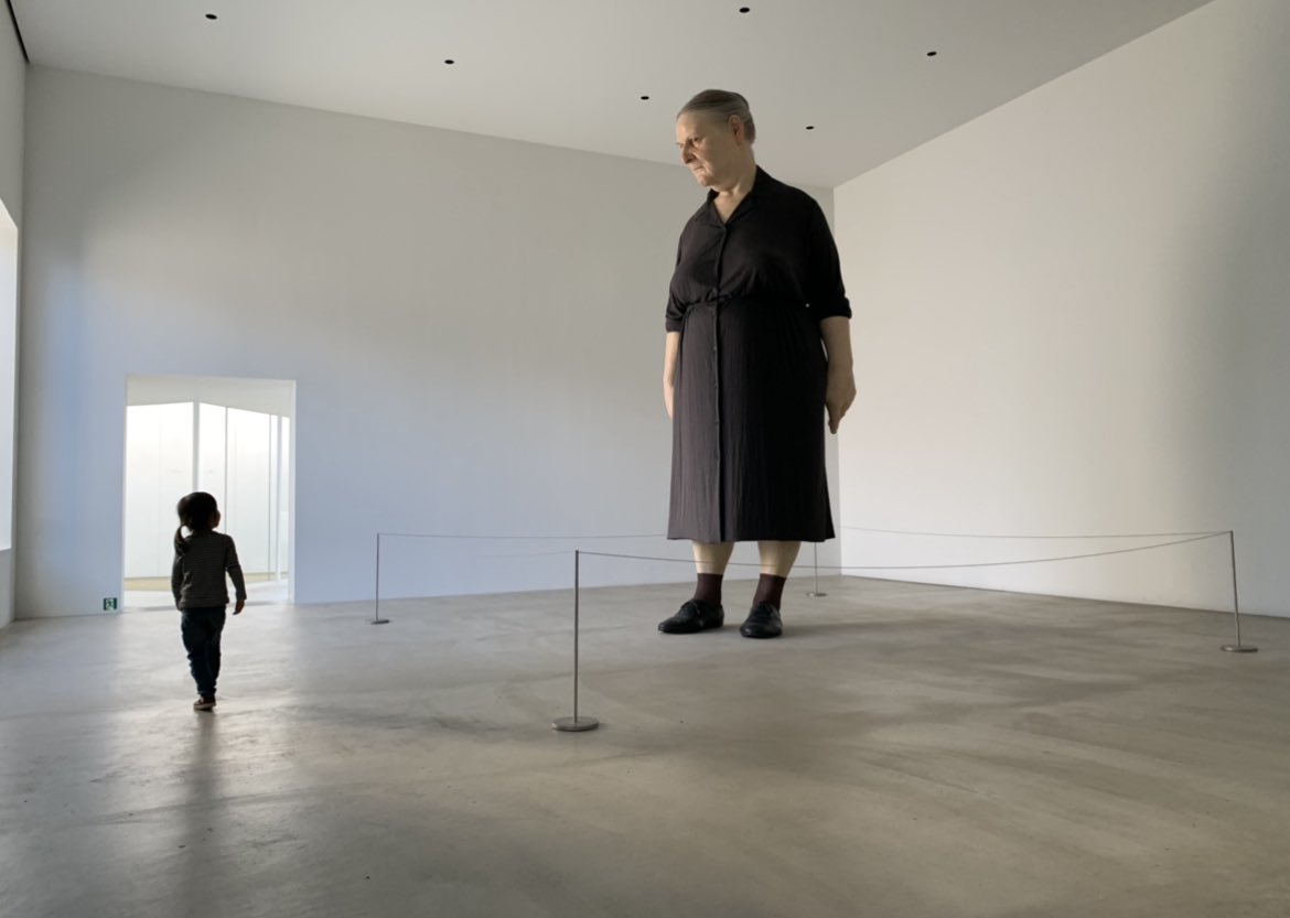 小1娘が「図工の教科書にね、青森で見た大きいおばあさんが載ってたよ