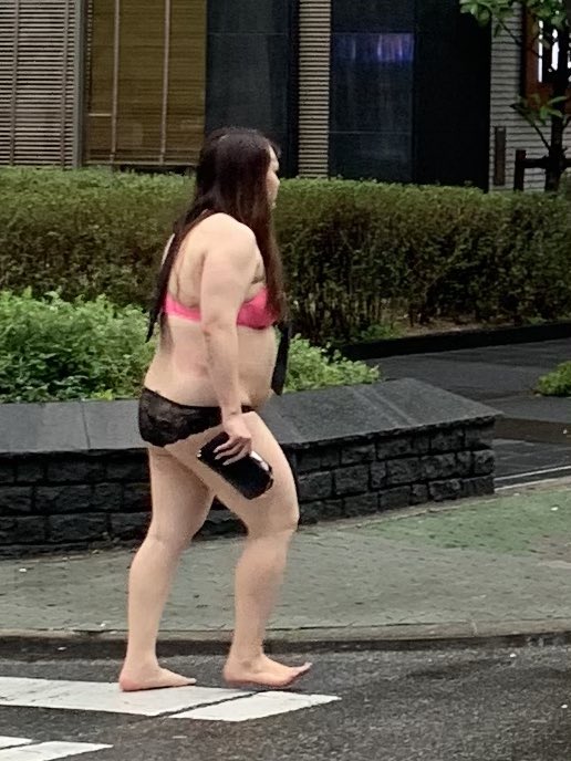 先程、女子大(栄4,5丁目)に春が訪れました🌸 