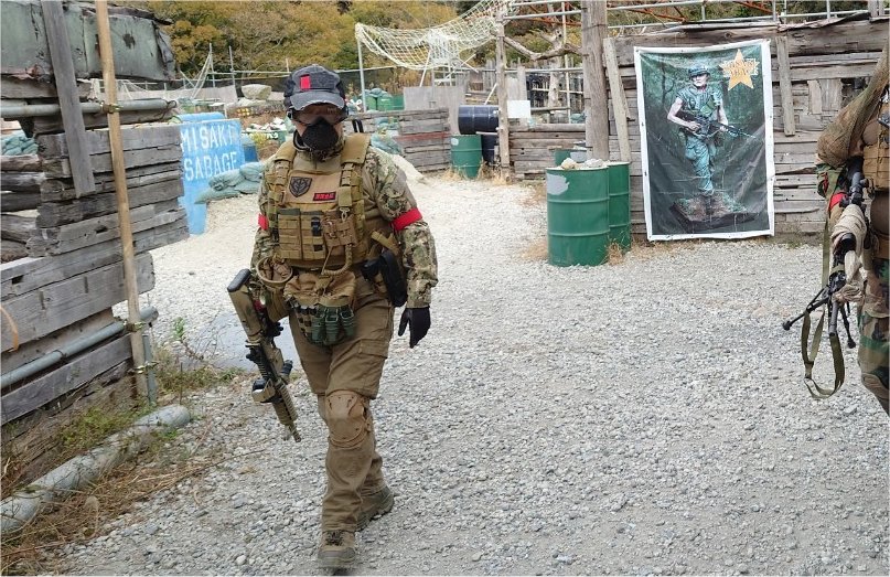 ←ネットでサバゲー行こうと約束した人  　　　　　　　実際に来た人→ 