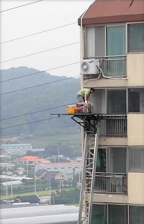 エアコン室外機取り付けヨシ！ 