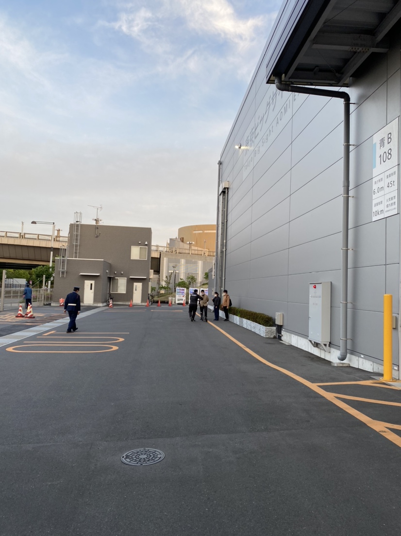 現場にも、開催を信じて印刷会社さんとともにスタンバイしておりました