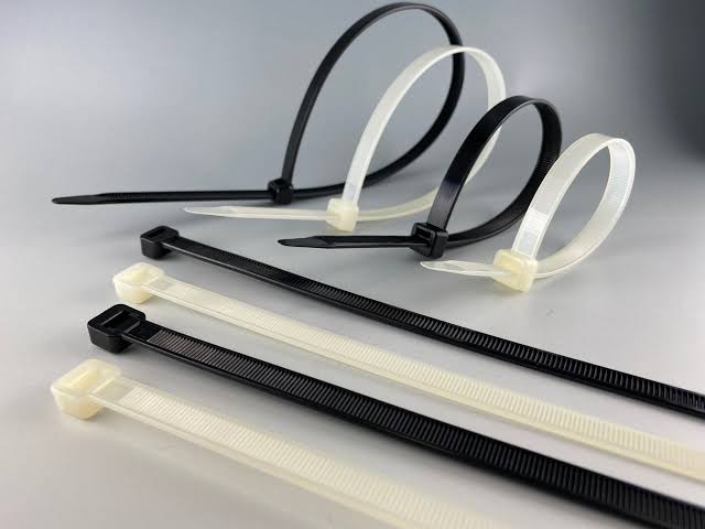  私「それは宗教上の理由により簡単には答えられません」 上司「えっ、なんで