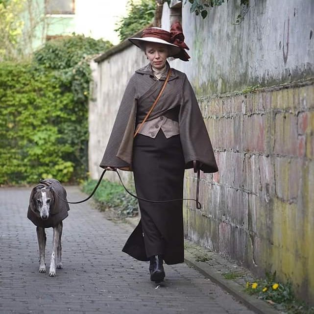 American Duchessというレトロ靴メーカーのHPから型紙と作り方が無料ダウンロードできて、そこから火がついて去年インスタで流行したそう