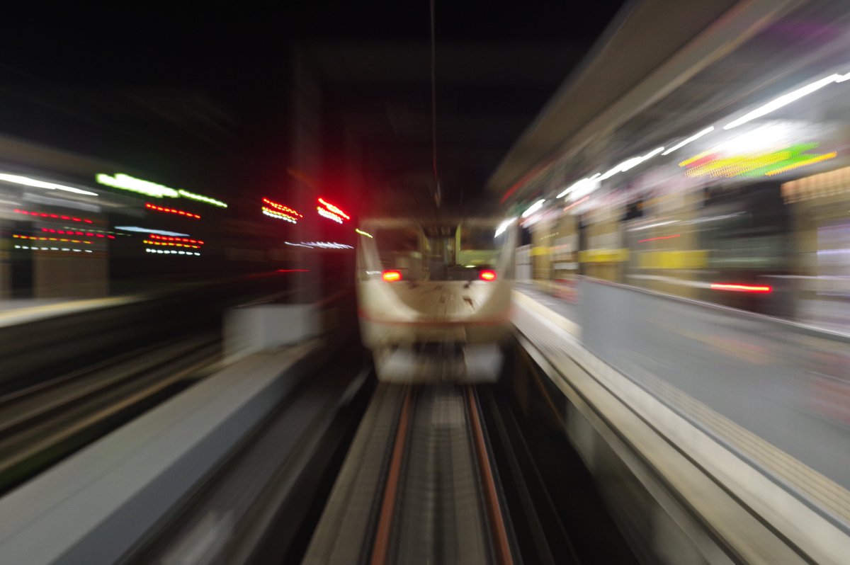 帰路に後ろから爆走してきたので福知山で撮影してたけどボロボロ過ぎん?? 