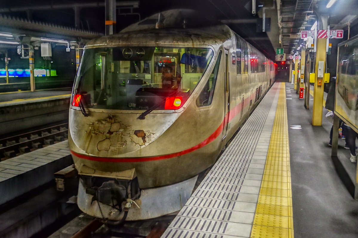 帰路に後ろから爆走してきたので福知山で撮影してたけどボロボロ過ぎん?? 