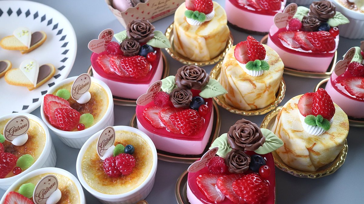 見せてやりますよ… 大人の本気の粘土遊びってやつをね… 