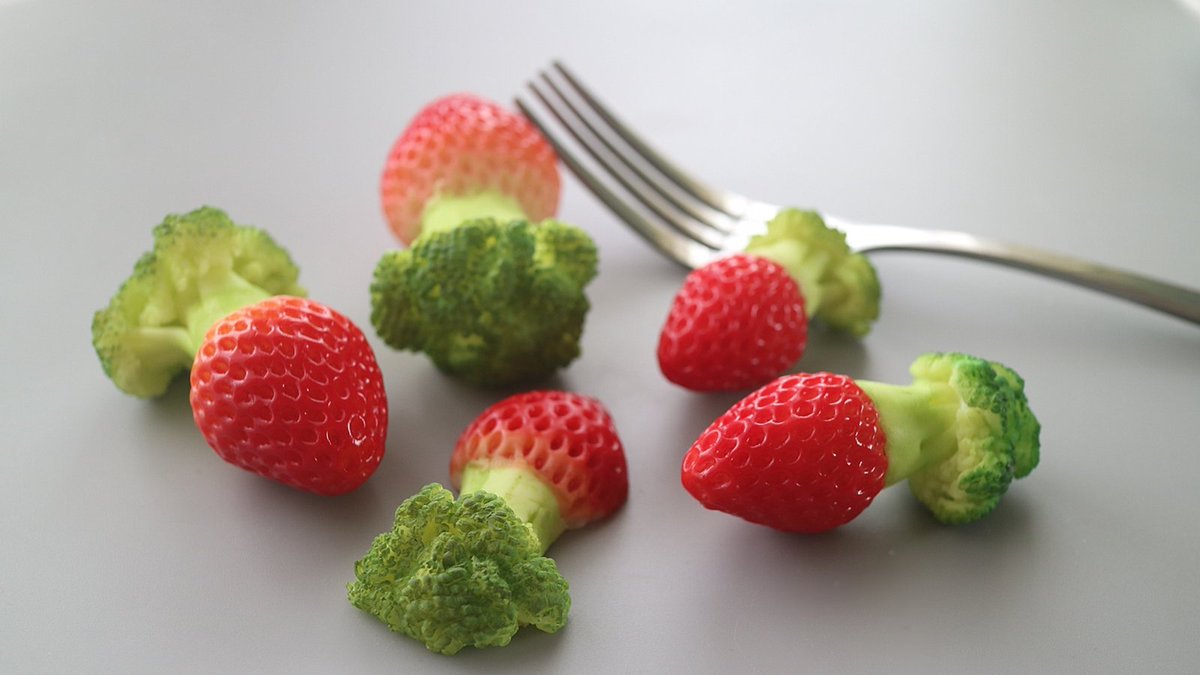 粘土でｽﾄﾛｯｺﾘｰをつくりました 