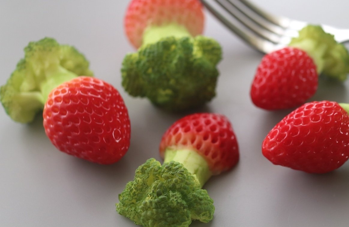 粘土でｽﾄﾛｯｺﾘｰをつくりました 