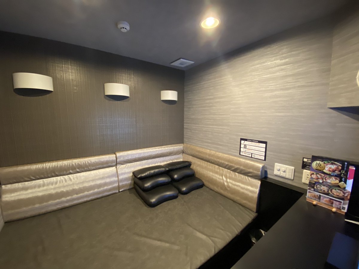 旅行オタクの強い味方 千里本店には水周りが付いた完全鍵付き個室快活ルームなるものがある 部屋には自由に使えるトイレ