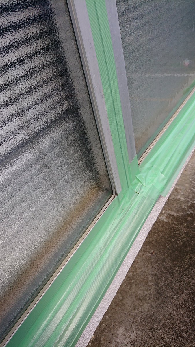 飛散防止はフィルムか段ボール等を内側に貼りましょう