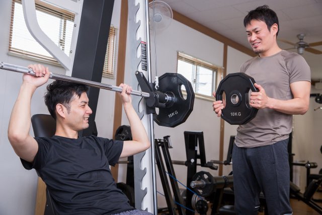 トレーニングを知らない親切な人 「俺1個持つよ」 