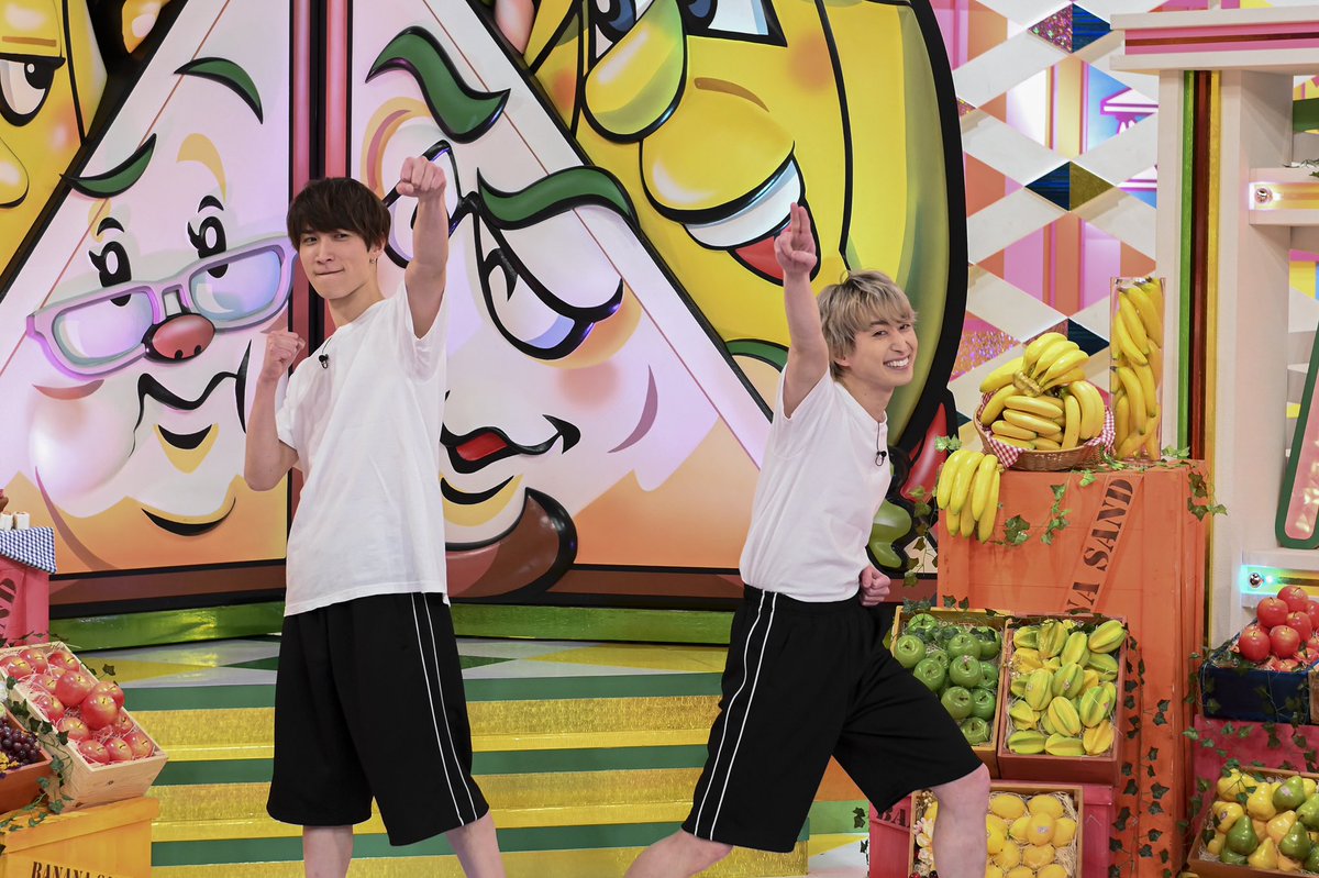 今夜もご視聴いただきありがとおっ そして来週の #バナナサンド 🍌🥪は 地獄のマスクを着けた低酸素ランニングで窒息寸前の大パニック😂www ノーリアクション対決に激臭新競技誕生🤥「俺 #SnowMan なのに何やってんだ」究極の客観が2人を襲う🤭㊙️ HPに他の写真も載ってるよ🥰