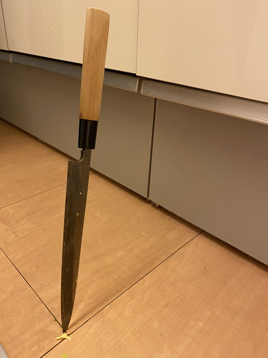 白菜切ってたら包丁すべり落ちて、一気に火曜サスペンス劇場味が出た