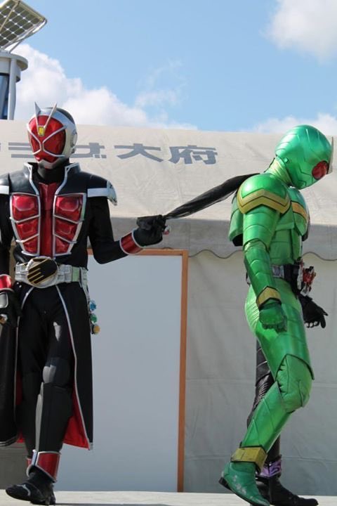 ヒーローショーのオフショットめちゃくちゃ可愛くて好き 