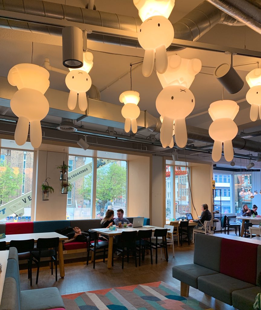 ホテルのロビーも最高なんだが 