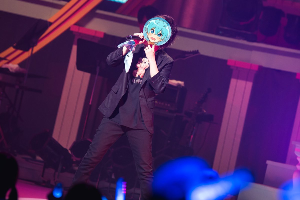 すとめも8 in NHKホールお疲れ様でした✨  満員御礼✨  チーム信号機組とリスナーみんなで盛り上がれてとてもいい思い出になりました✨  一番楽しかったところは信号機組で機関車をやったことです( ᐡ.  ̫ .ᐡ )💙  また最高の思い出を作りましょう✨  次のライブで待ってるね✨  #すとめも #すとぷり 