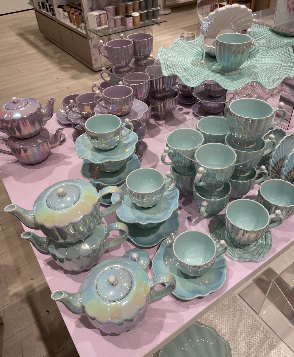 オクタのみんなフランフランに走って😭 ミントとパープルが追加されてる😭😭 