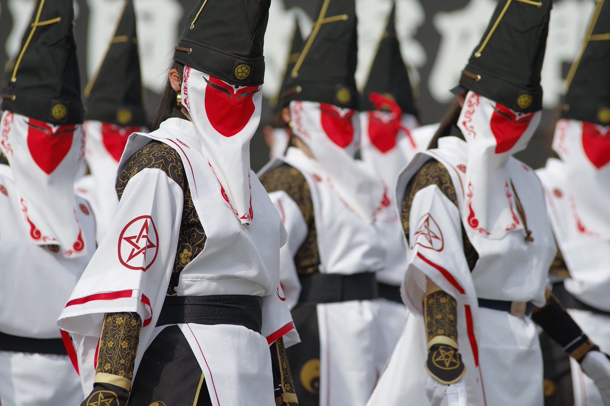 日本の伝道舞踊的？な衣装くっそ性癖に刺さるのだが 