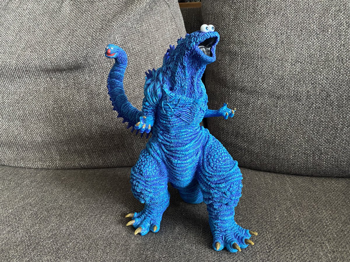 アメリカに住む友達に代理購入してもらったシン･クッキージラ着弾した