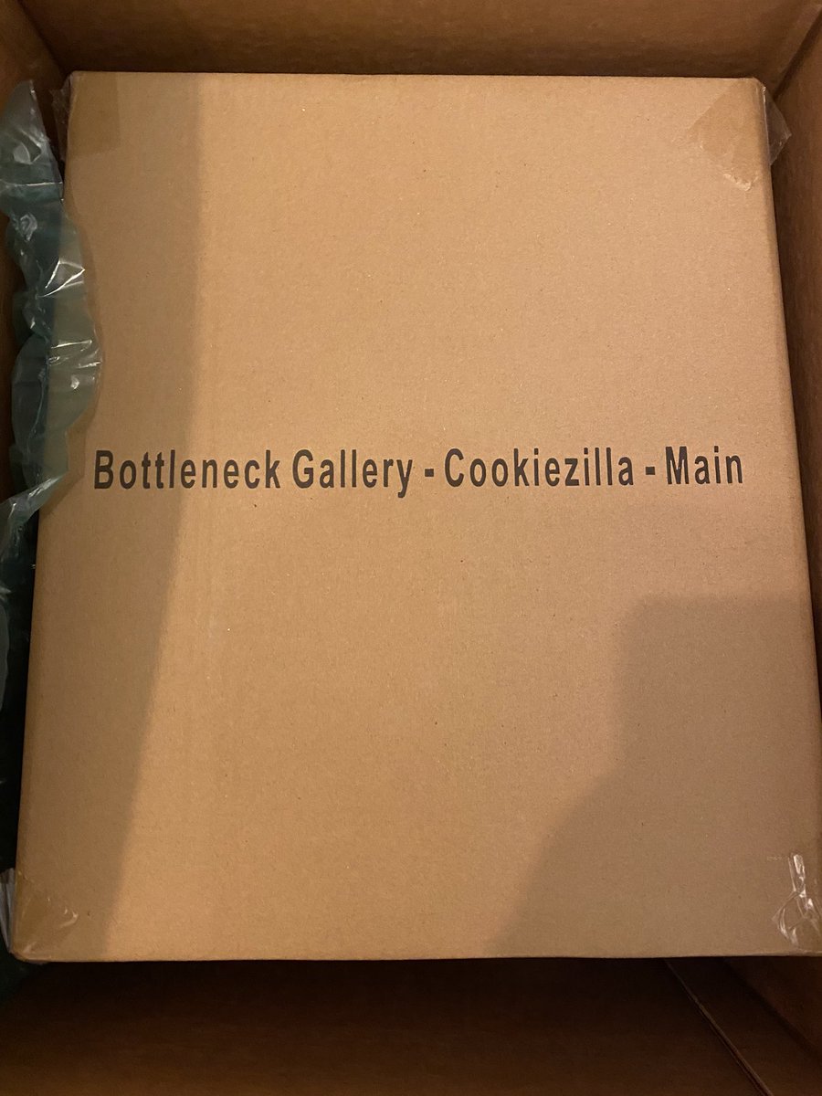 アメリカに住む友達に代理購入してもらったシン･クッキージラ着弾した