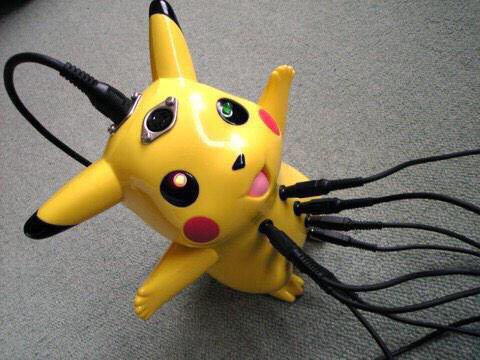 抵抗もできず無理矢理機体のコアに生体ユニットとして接続されて自我が消滅しつつあるピカチュウにしか見えない 