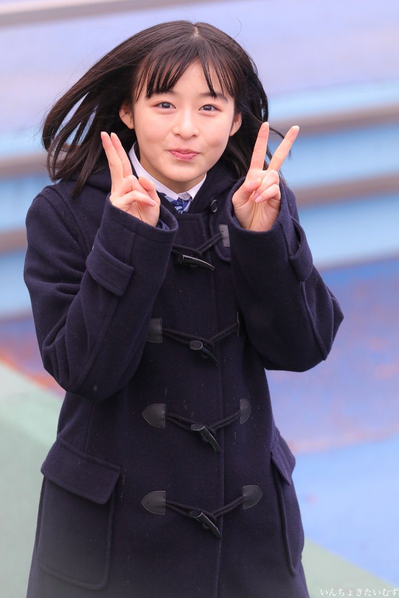 高校サッカー応援マネージャーの森七菜ちゃん可愛すぎる...   登場とともに雨も止んだし、まさに天気の子でした^ ^ 