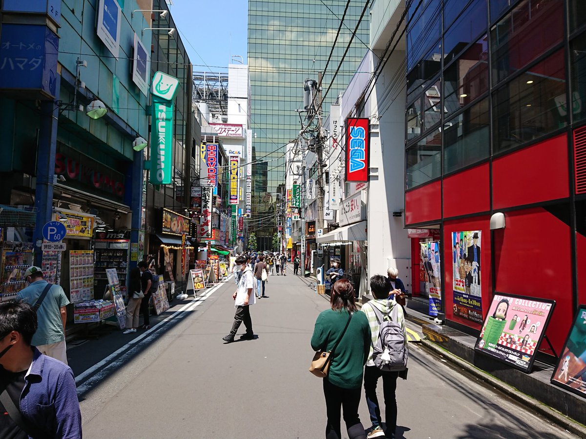 秋葉原  メイドカフェに偽装したボッタクリバーの一斉摘発でメイドの消えたメイド通り 